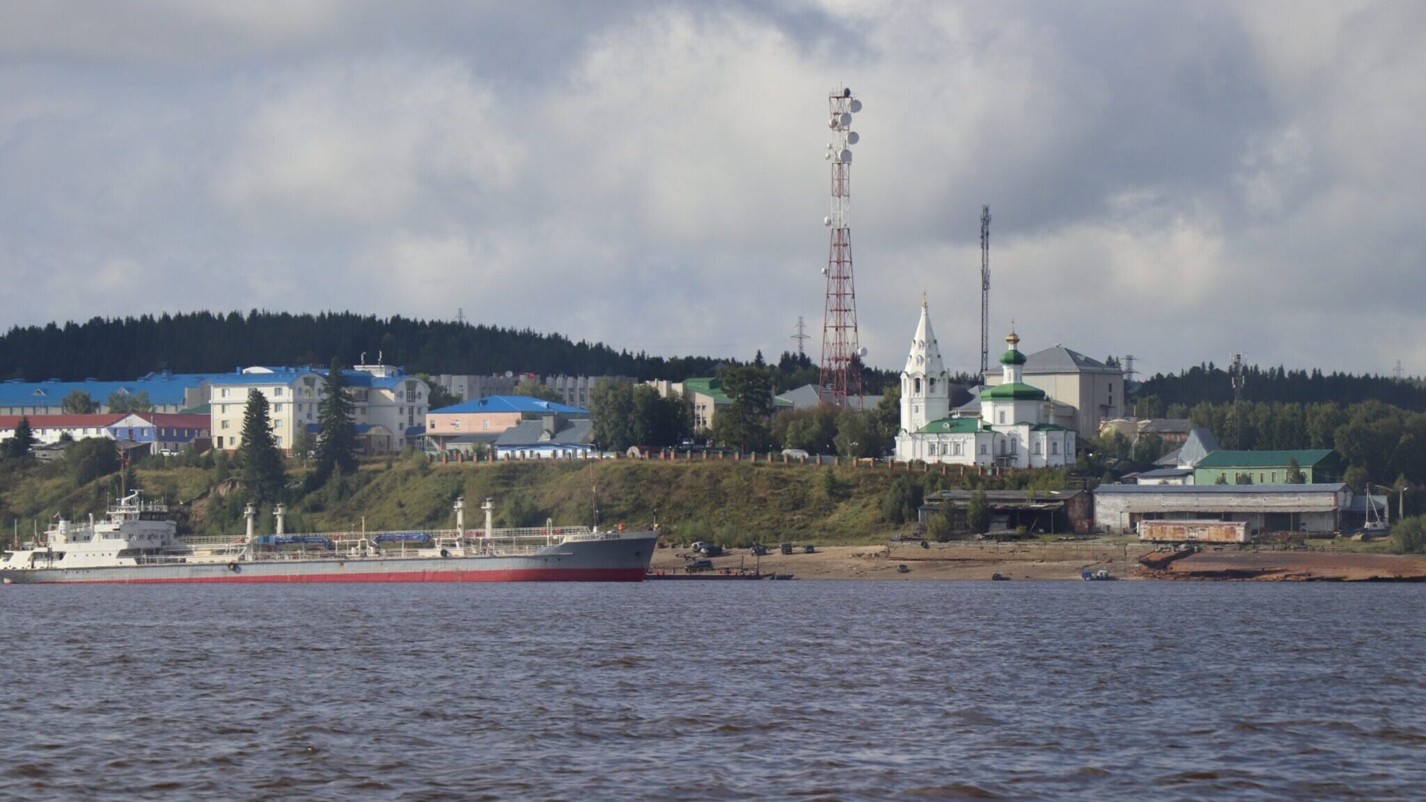 Здесь мы живём, учимся, взрослеем